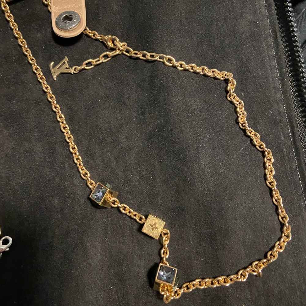Grey gamble necklace Louis Vuitton